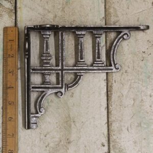Corinthian antique iron shelf bracket 20.5x20cm