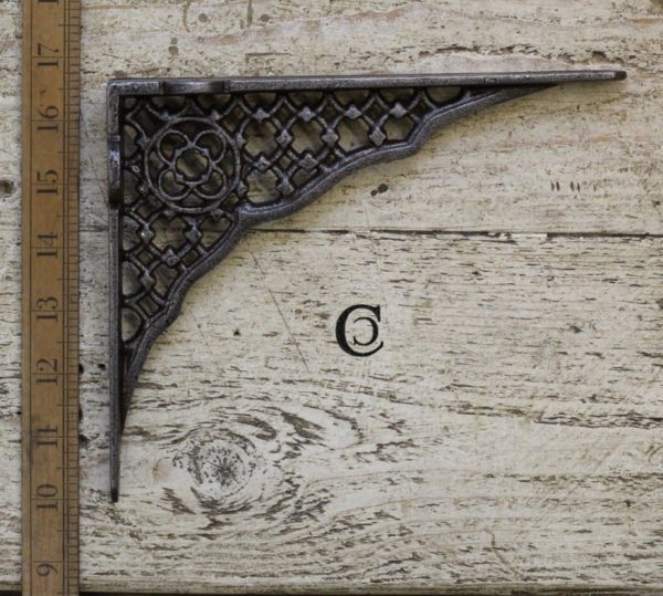 Jali lattice cast iron shelf bracket 17.78x20.32cm (7″x8.5″)